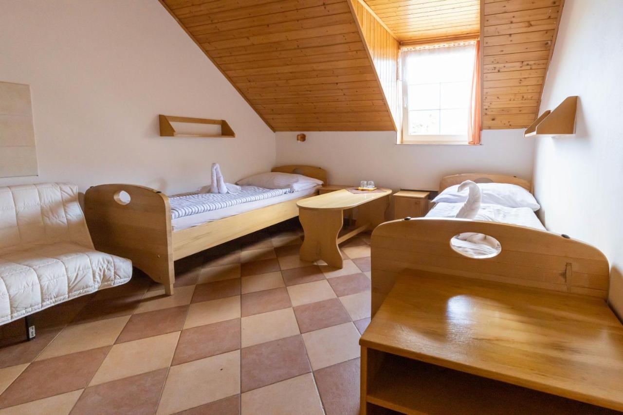 Horsky Hotel Rajska Bouda Malenovice  المظهر الخارجي الصورة